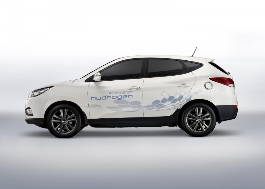  Hyundai ix35 Fuel Cell 2012 года  (фото 16 из 32)